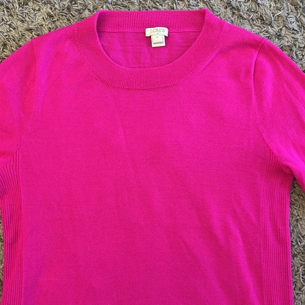 J‎ Crew Crew Neck Pull Over Merino Wool Blend Sweater in Hot Pink Size S